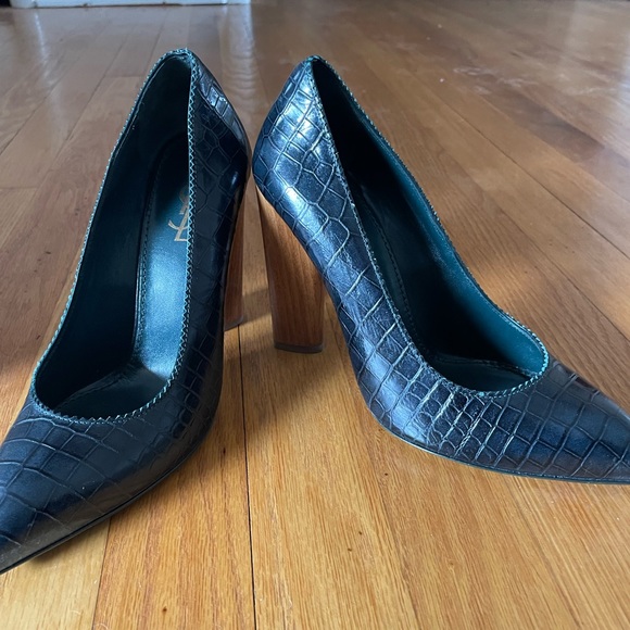 YSL Hunter Green Pumps - Picture 3 of 6